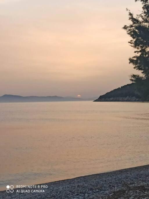 Zephyr Guest House Lefokastro Bagian luar foto
